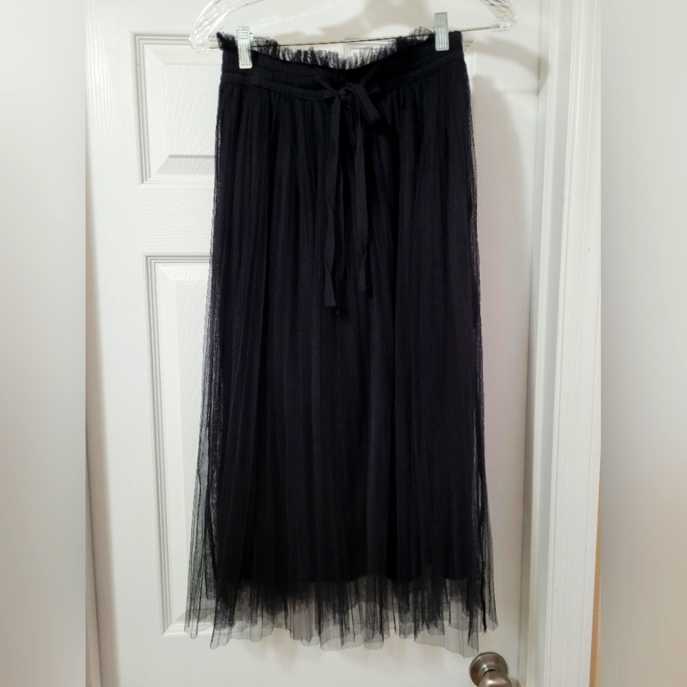 Double Zero womens mesh pull on skirt. Sz Small. Double tie at waist